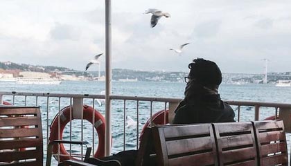 米兰体育官方网站APP下载-欧洲足坛转会新风向：超级巨星纷纷加盟豪门，欧洲足坛转会汇总